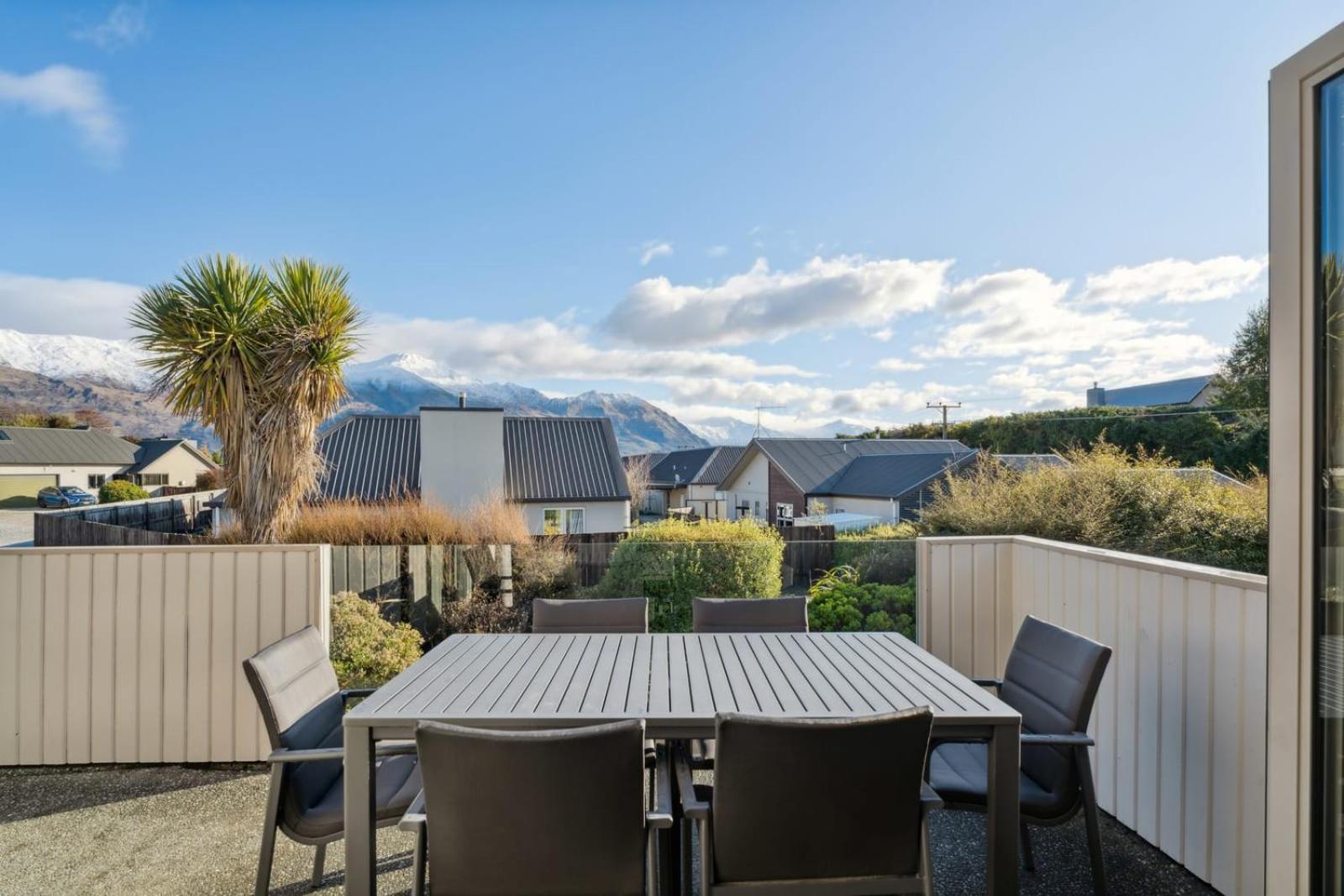 Alpine Retreat - 3 Bedroom Wanaka Exterior photo